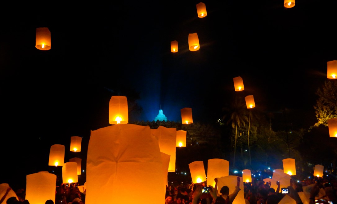 Lampion Waisak 2023 di Candi Borobudur